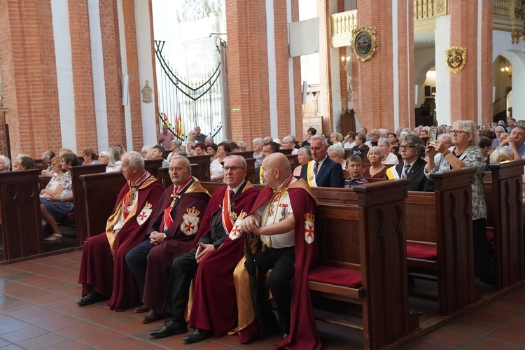 Procesja z relikwiami św. Stanisława i św. Doroty przeszła przez Wrocław