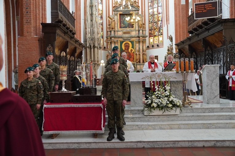 Procesja z relikwiami św. Stanisława i św. Doroty przeszła przez Wrocław