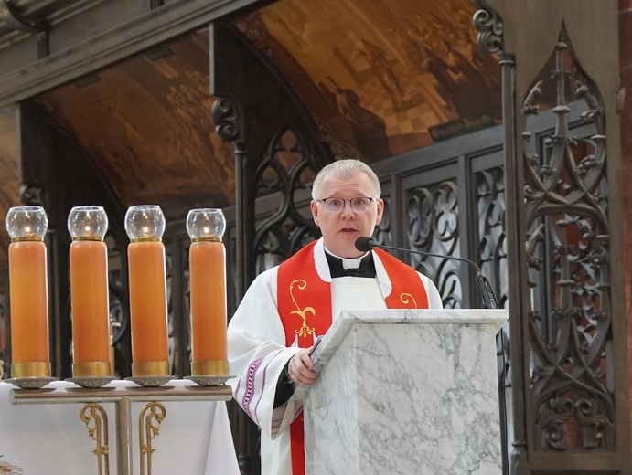 Procesja z relikwiami św. Stanisława i św. Doroty przeszła przez Wrocław