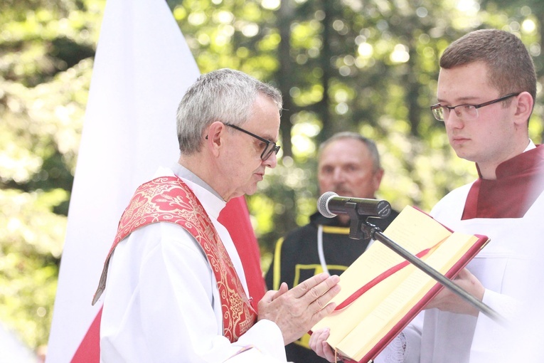 Msza św. i poświęcenie krzyża na Postawnem