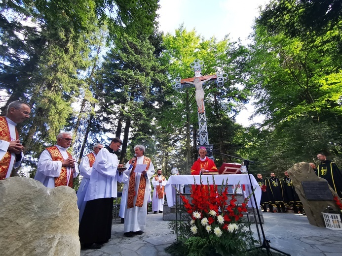 Msza św. i poświęcenie krzyża na Postawnem