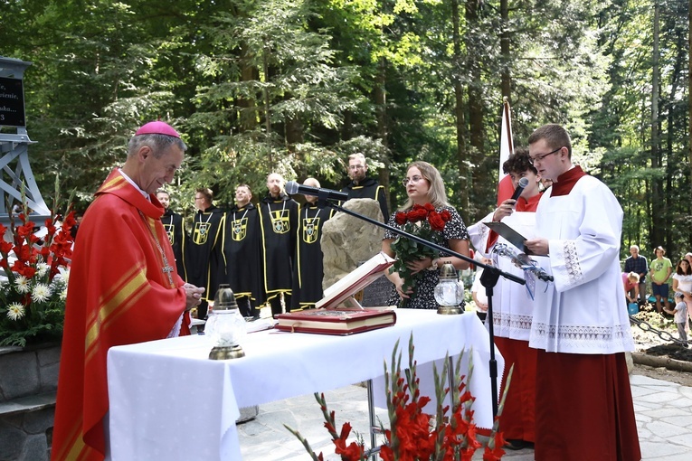 Msza św. i poświęcenie krzyża na Postawnem