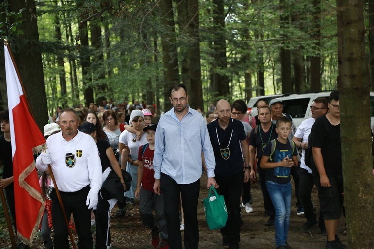 Msza św. i poświęcenie krzyża na Postawnem