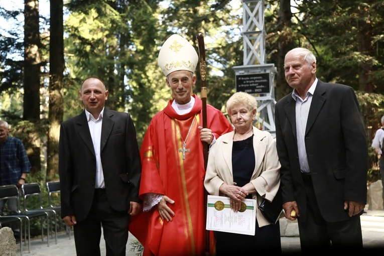 Msza św. i poświęcenie krzyża na Postawnem