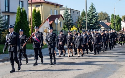 Jubileusz 110 lat był okazją do zaprezentowania ekipy strażaków.