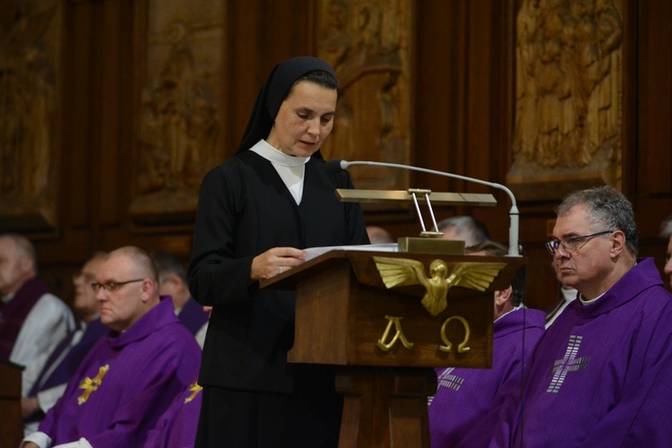 Msza św. żałobna za zmarłego bp. Jana Wieczorka