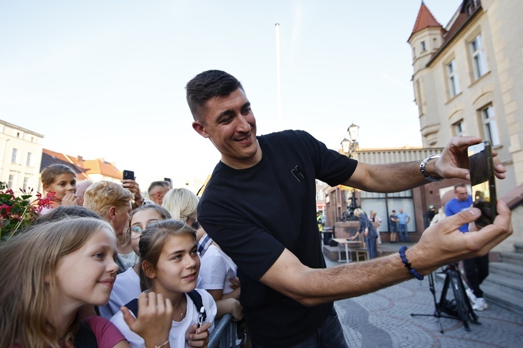 Łukasz Kaczmarek przekazał swój złoty medal jako wotum