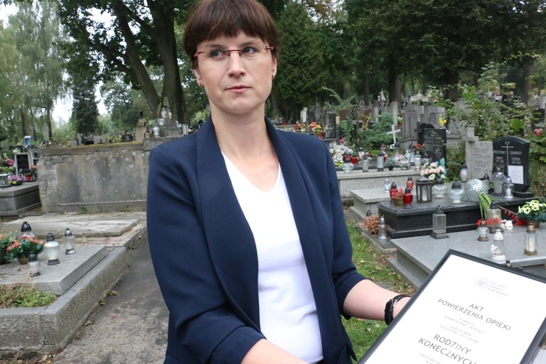 Nowy nagrobek prof. Feliksa Konecznego i jego rodziny