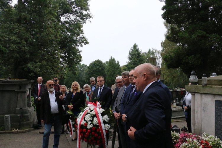 Nowy nagrobek prof. Feliksa Konecznego i jego rodziny