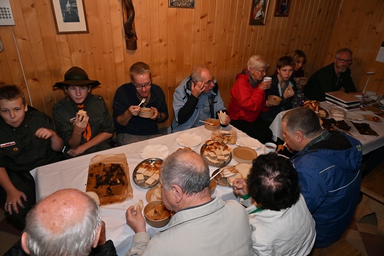 O "Bożych przemytnikach" na Wiktorówkach