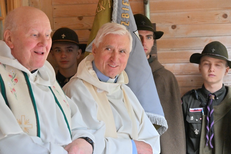 O "Bożych przemytnikach" na Wiktorówkach