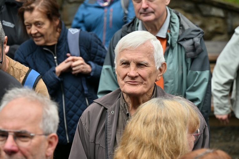 O "Bożych przemytnikach" na Wiktorówkach