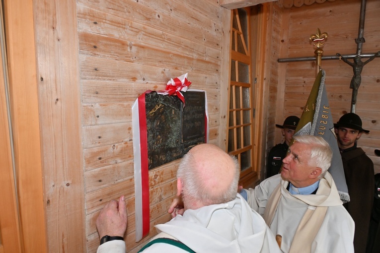 O "Bożych przemytnikach" na Wiktorówkach