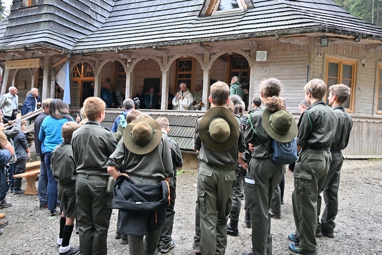 O "Bożych przemytnikach" na Wiktorówkach