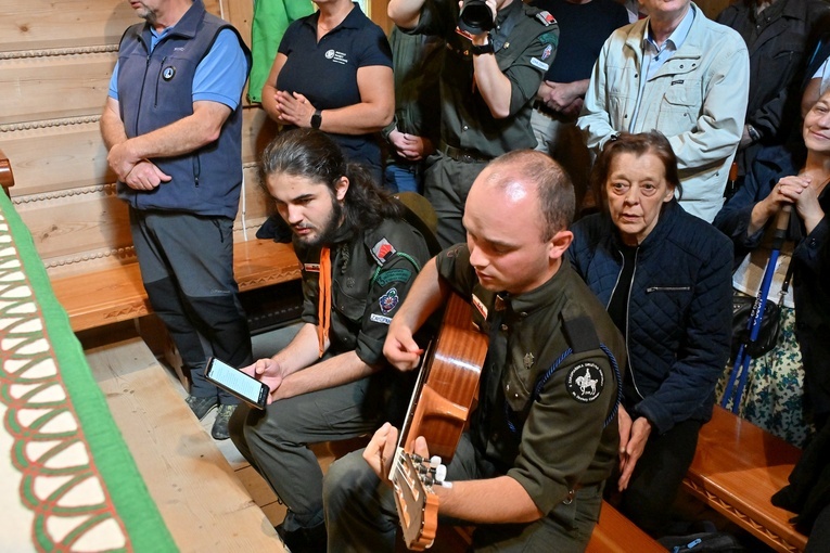 O "Bożych przemytnikach" na Wiktorówkach