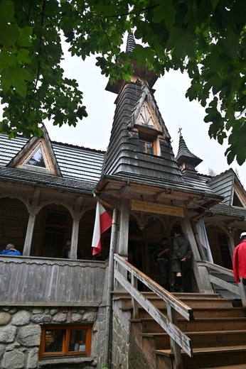 O "Bożych przemytnikach" na Wiktorówkach