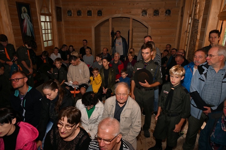 O "Bożych przemytnikach" na Wiktorówkach