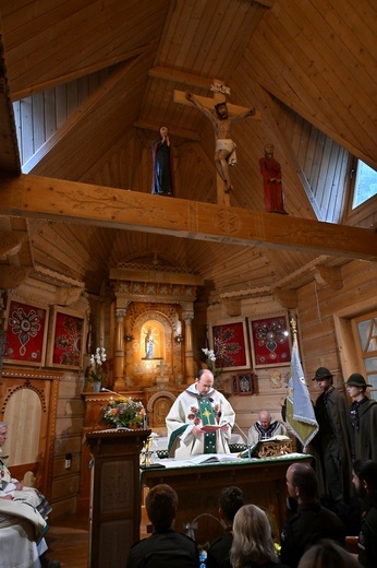 O "Bożych przemytnikach" na Wiktorówkach