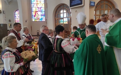 Pielgrzymka Kół Gospodyń Wiejskich i Sołtysów do Ostrej Bramy