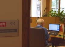 „Gość. W kontrze” – premiera filmu dokumentalnego o stuletniej historii „Gościa Niedzielnego”