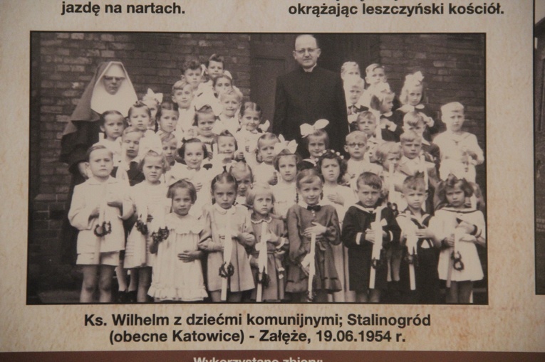 Kochłowice. Inscenizacja święceń biskupich Wilhelma Pluty i otwarcie wystawy