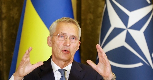 Szef NATO Stoltenberg w Kijowie: Rosja walczy na Ukrainie o imperialne złudzenia