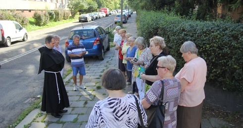 Koronka przy ul. Piechoty