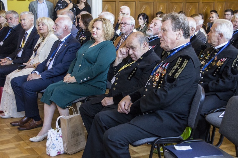 Od odwiertu po jezioro