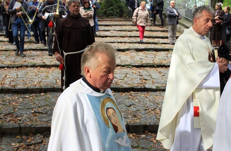 Pielgrzymka hodowców gołębi i orkiestr kalwaryjskich