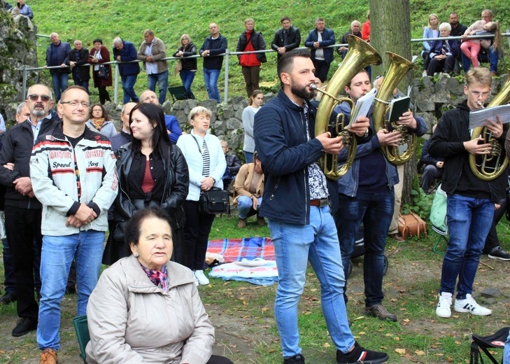 Pielgrzymka hodowców gołębi i orkiestr kalwaryjskich