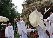 Pielgrzymka hodowców gołębi i orkiestr kalwaryjskich