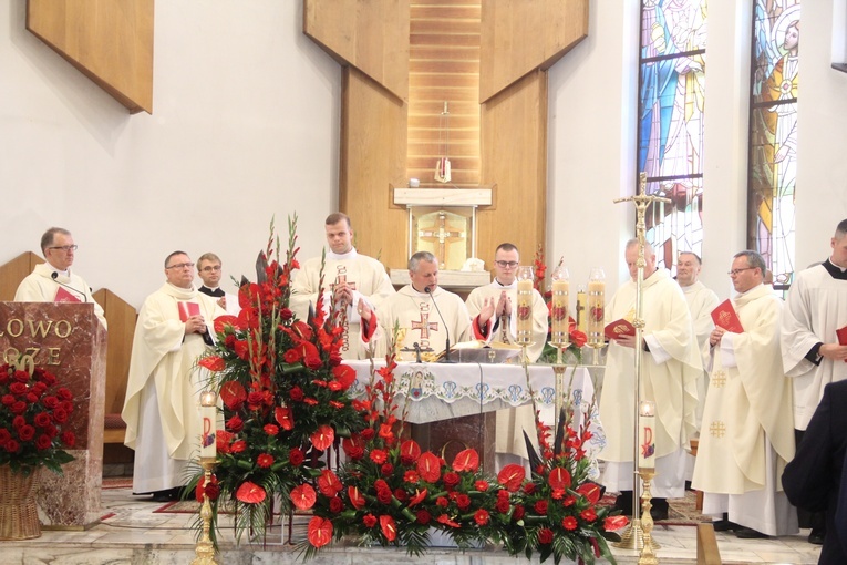 Łososina Dolna. Święcenia diakonatu Mateusza Pajora