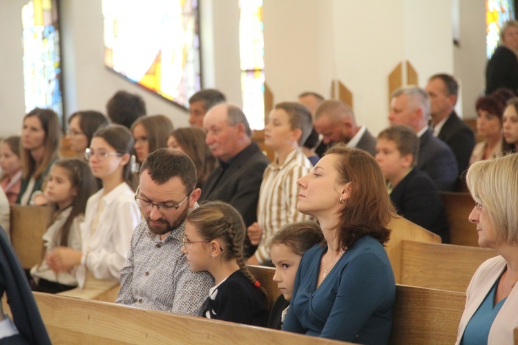 Łososina Dolna. Święcenia diakonatu Mateusza Pajora