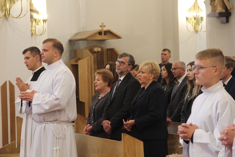 Łososina Dolna. Święcenia diakonatu Mateusza Pajora