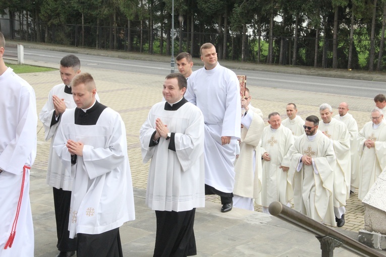 Łososina Dolna. Święcenia diakonatu Mateusza Pajora