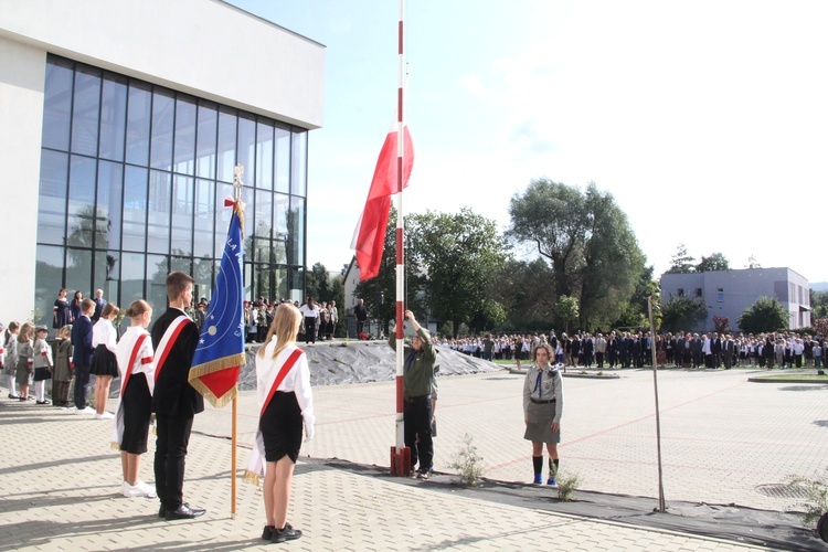 Brzesko. Odsłonięcie muralu "Dumni z Powstańców"