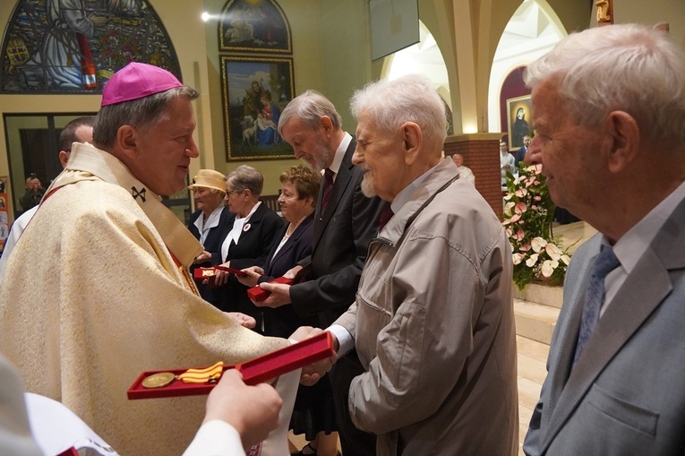 Odpust i dziękczynienie za 20 lat istnienia parafii pw. św. Faustyny we Wrocławiu