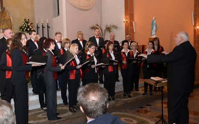 Zdjęcie z jubileuszowego koncertu z okazji 30-lecia zespołu, który odbył się w radomskim kościele pw. św. Rafała.