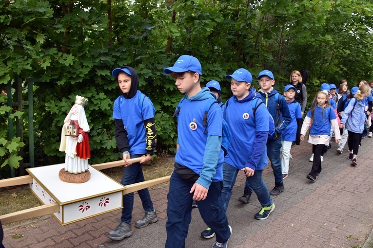 Piesza pielgrzymka z Brzegu Dolnego do Łososiowic 2023