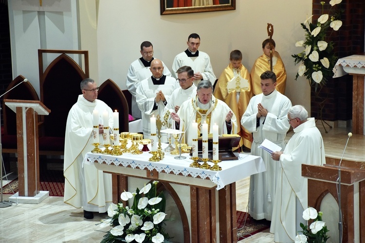 Poświęcenie kościoła pw. NMP Fatimskiej w Oleśnicy