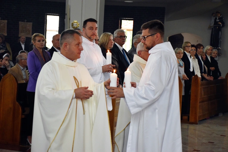 Poświęcenie kościoła pw. NMP Fatimskiej w Oleśnicy