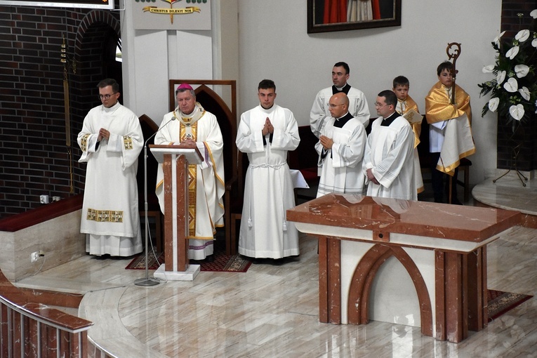 Poświęcenie kościoła pw. NMP Fatimskiej w Oleśnicy