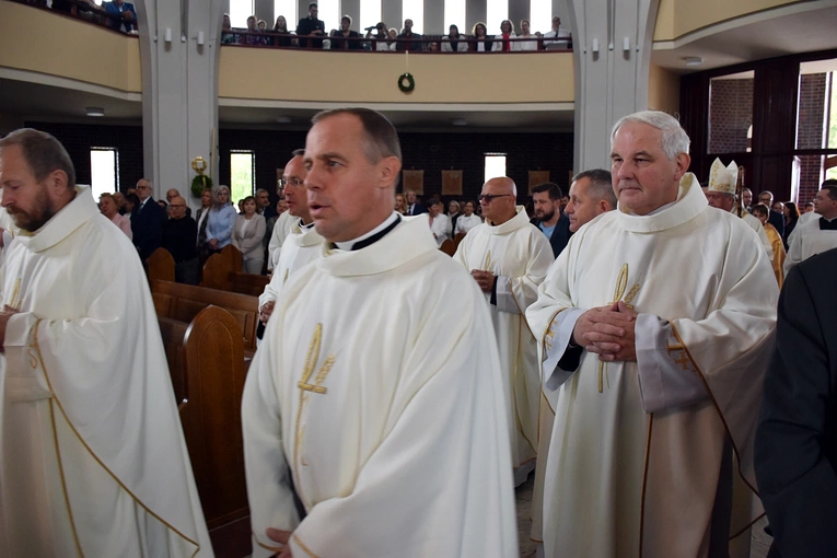 Poświęcenie kościoła pw. NMP Fatimskiej w Oleśnicy