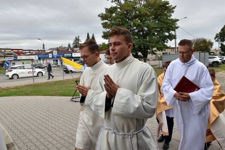 Poświęcenie kościoła pw. NMP Fatimskiej w Oleśnicy