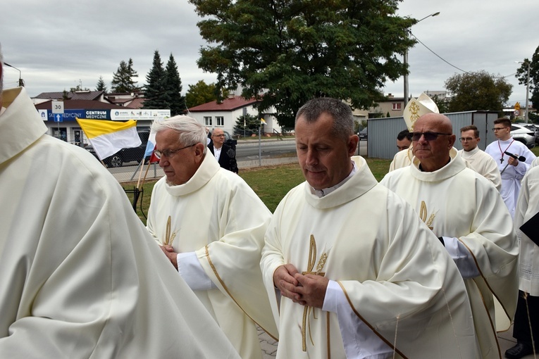 Poświęcenie kościoła pw. NMP Fatimskiej w Oleśnicy