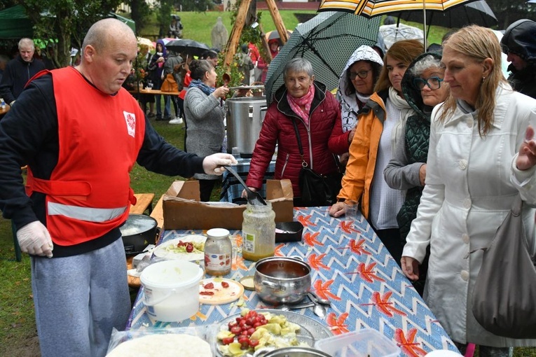 Pielgrzymka różańcowa do Rokitna