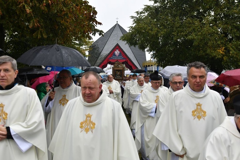 Pielgrzymka różańcowa do Rokitna