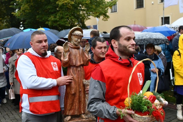 Pielgrzymka różańcowa do Rokitna