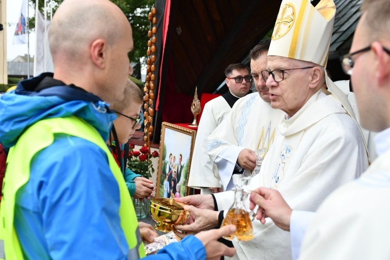 Pielgrzymka różańcowa do Rokitna