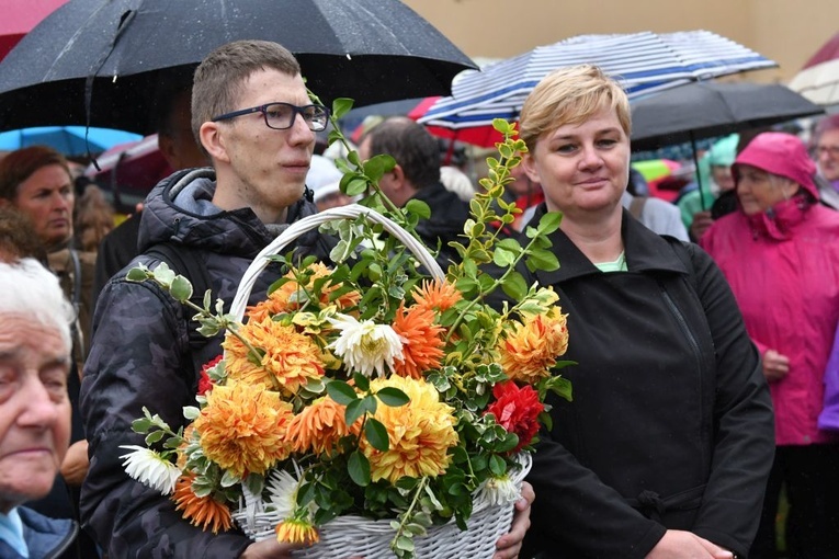 Pielgrzymka różańcowa do Rokitna